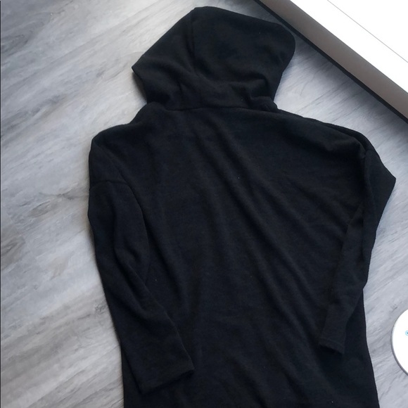 Black long sleeve Aztec print sweater with hood - Picture 3 of 4